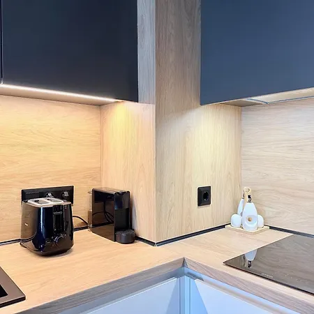 Aviva Living 아파트