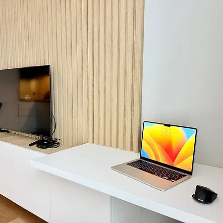 Aviva Living 아파트 *