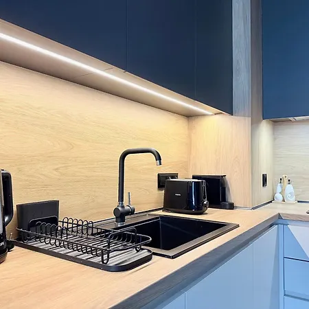 Aviva Living 아파트 *